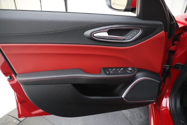 New 2020 Alfa Romeo Giulia Q4 for sale $45,740 at Alfa Romeo of Greenwich in Greenwich CT 06830 17
