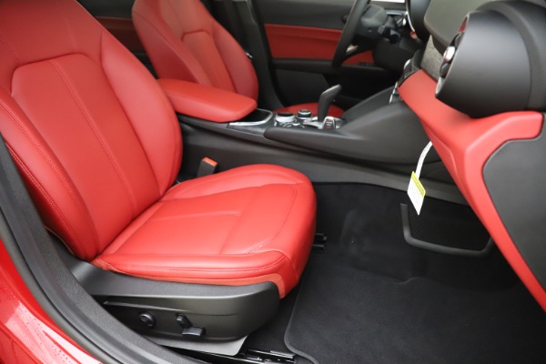 New 2020 Alfa Romeo Giulia Q4 for sale $45,740 at Alfa Romeo of Greenwich in Greenwich CT 06830 24
