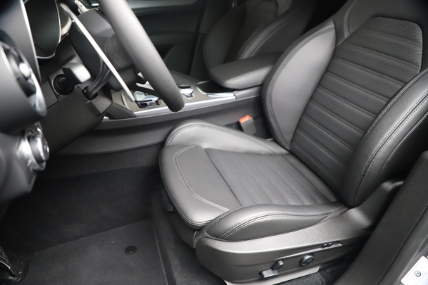 New 2020 Alfa Romeo Stelvio Ti Sport Q4 for sale Sold at Alfa Romeo of Greenwich in Greenwich CT 06830 18