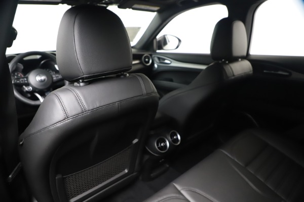 New 2020 Alfa Romeo Stelvio Ti Sport Q4 for sale Sold at Alfa Romeo of Greenwich in Greenwich CT 06830 23