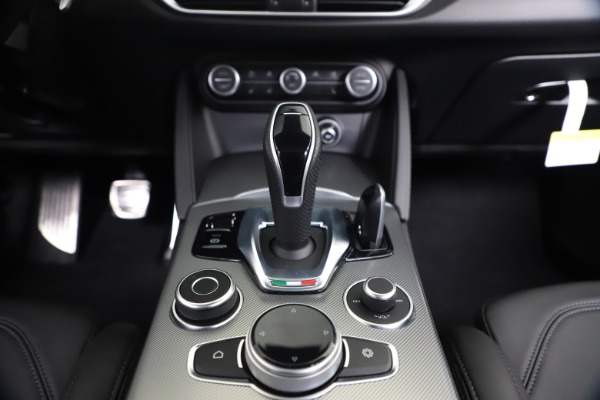 New 2020 Alfa Romeo Stelvio Ti Sport Q4 for sale Sold at Alfa Romeo of Greenwich in Greenwich CT 06830 26