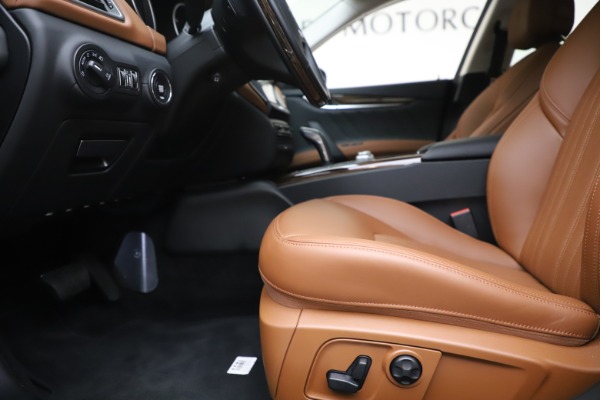 New 2020 Maserati Ghibli S Q4 GranLusso for sale $89,535 at Alfa Romeo of Greenwich in Greenwich CT 06830 14