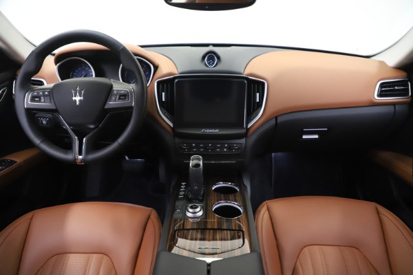 New 2020 Maserati Ghibli S Q4 GranLusso for sale $89,535 at Alfa Romeo of Greenwich in Greenwich CT 06830 16