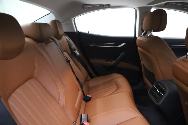 New 2020 Maserati Ghibli S Q4 GranLusso for sale $89,535 at Alfa Romeo of Greenwich in Greenwich CT 06830 27