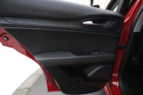 New 2020 Alfa Romeo Stelvio Sport Q4 for sale Sold at Alfa Romeo of Greenwich in Greenwich CT 06830 21