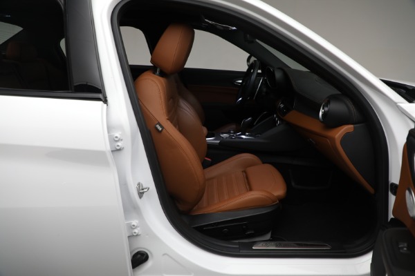 Used 2020 Alfa Romeo Giulia Ti Sport for sale Sold at Alfa Romeo of Greenwich in Greenwich CT 06830 25