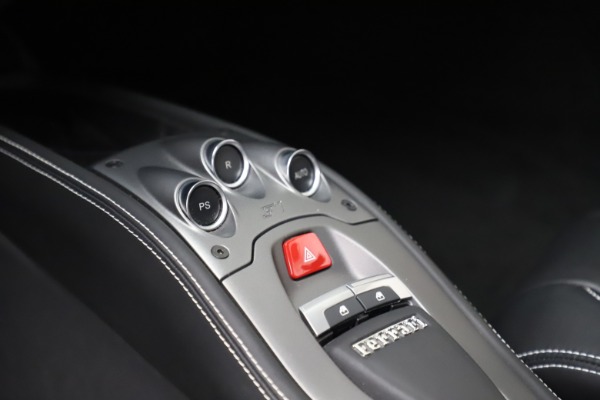 Used 2013 Ferrari 458 Italia for sale $186,900 at Alfa Romeo of Greenwich in Greenwich CT 06830 22