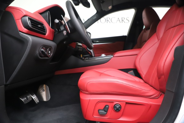 New 2020 Maserati Levante S Q4 GranSport for sale $101,085 at Alfa Romeo of Greenwich in Greenwich CT 06830 18