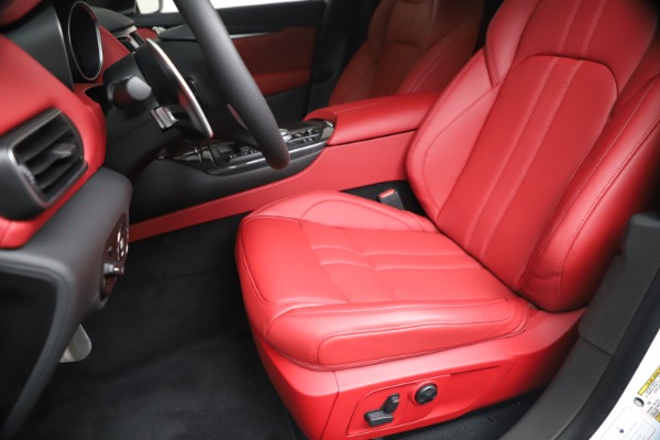New 2020 Maserati Levante S Q4 GranSport for sale $101,085 at Alfa Romeo of Greenwich in Greenwich CT 06830 19