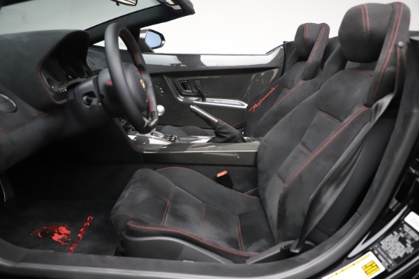 Used 2013 Lamborghini Gallardo LP 570-4 Spyder Performante for sale Sold at Alfa Romeo of Greenwich in Greenwich CT 06830 18
