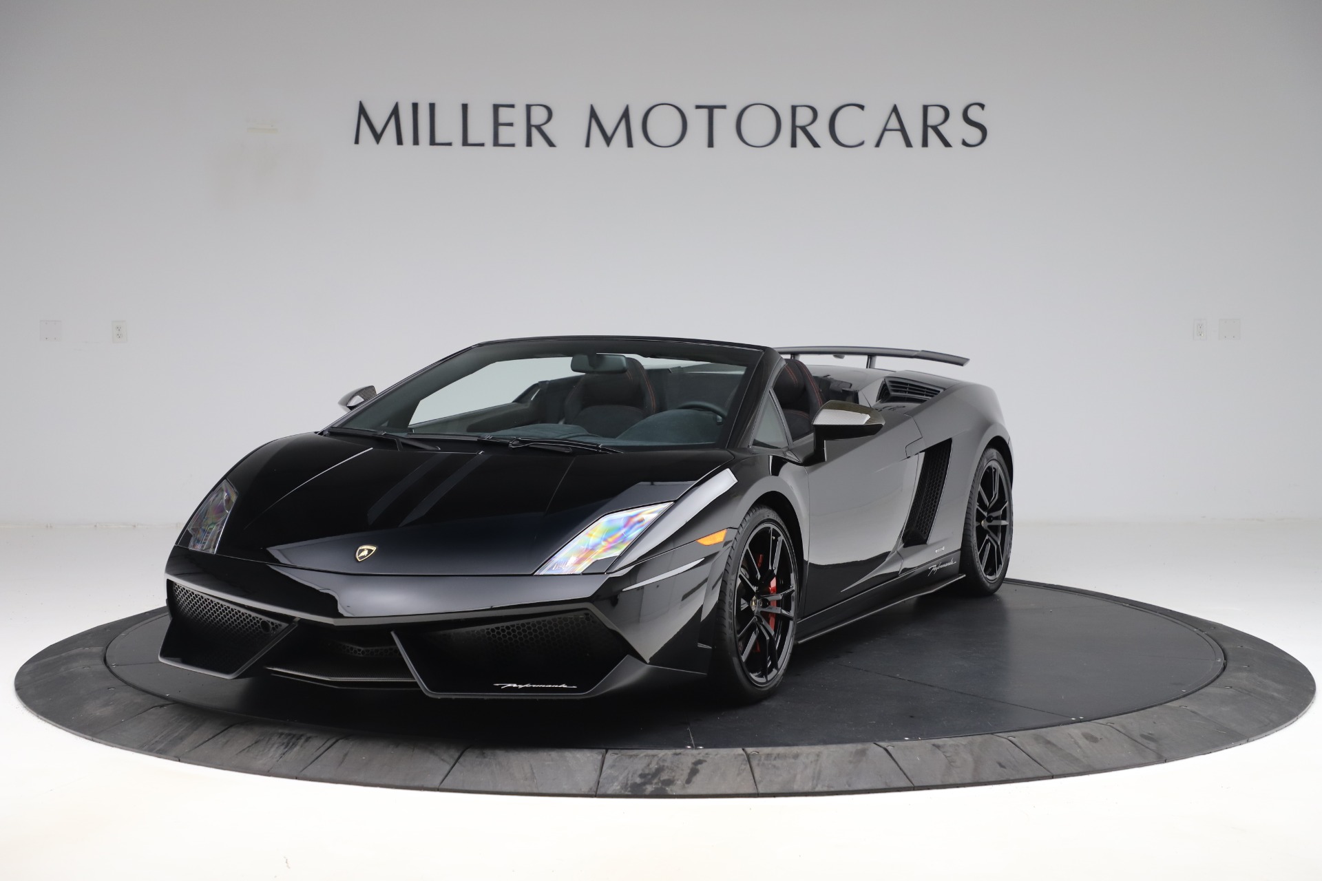 Used 2013 Lamborghini Gallardo LP 570-4 Spyder Performante for sale Sold at Alfa Romeo of Greenwich in Greenwich CT 06830 1