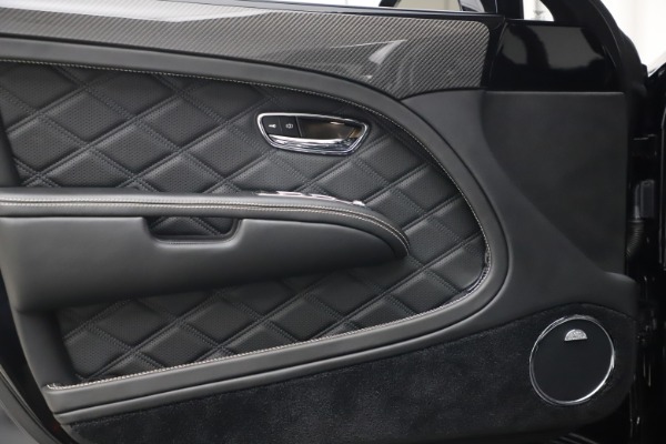 Used 2016 Bentley Mulsanne Speed for sale $157,900 at Alfa Romeo of Greenwich in Greenwich CT 06830 15