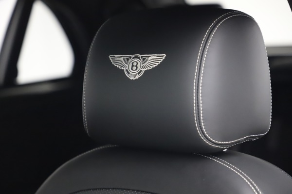 Used 2016 Bentley Mulsanne Speed for sale $157,900 at Alfa Romeo of Greenwich in Greenwich CT 06830 19