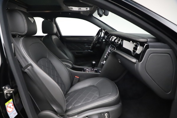 Used 2016 Bentley Mulsanne Speed for sale $157,900 at Alfa Romeo of Greenwich in Greenwich CT 06830 27