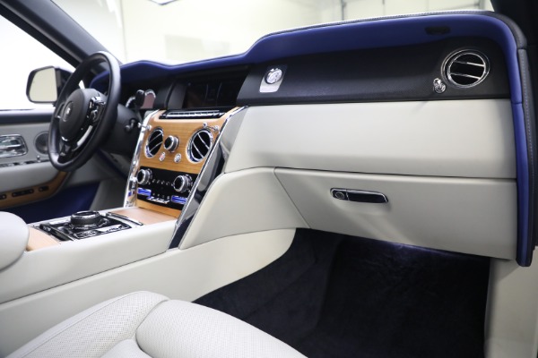 Used 2019 Rolls-Royce Cullinan for sale Sold at Alfa Romeo of Greenwich in Greenwich CT 06830 19