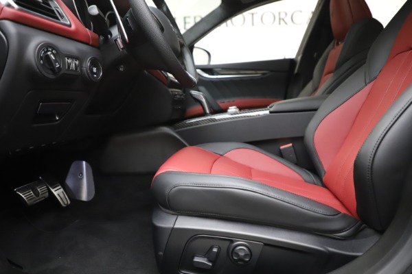 New 2020 Maserati Ghibli S Q4 GranSport for sale $94,785 at Alfa Romeo of Greenwich in Greenwich CT 06830 14