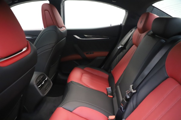 New 2020 Maserati Ghibli S Q4 GranSport for sale $94,785 at Alfa Romeo of Greenwich in Greenwich CT 06830 19