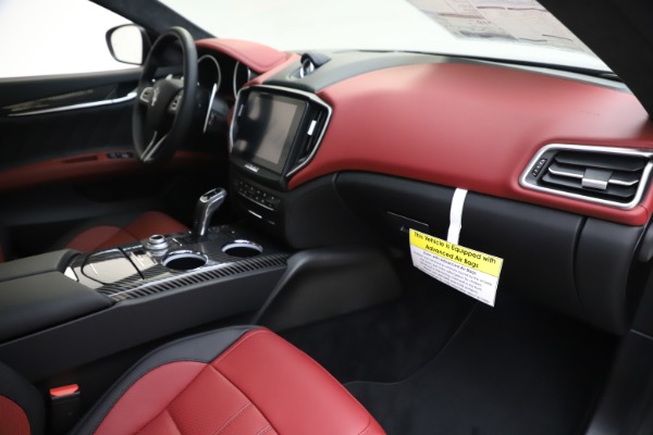 New 2020 Maserati Ghibli S Q4 GranSport for sale $94,785 at Alfa Romeo of Greenwich in Greenwich CT 06830 22
