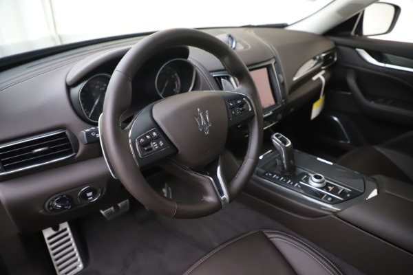 New 2020 Maserati Levante Q4 GranLusso for sale $87,885 at Alfa Romeo of Greenwich in Greenwich CT 06830 13