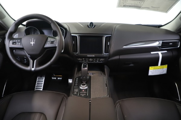 New 2020 Maserati Levante Q4 GranLusso for sale $87,885 at Alfa Romeo of Greenwich in Greenwich CT 06830 16