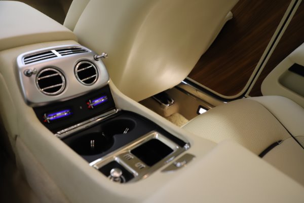 Used 2015 Rolls-Royce Wraith for sale Sold at Alfa Romeo of Greenwich in Greenwich CT 06830 22