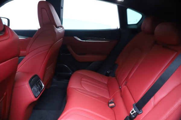 New 2020 Maserati Levante S Q4 GranSport for sale $101,535 at Alfa Romeo of Greenwich in Greenwich CT 06830 19