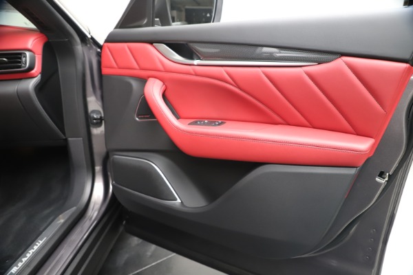 New 2020 Maserati Levante S Q4 GranSport for sale $101,535 at Alfa Romeo of Greenwich in Greenwich CT 06830 24