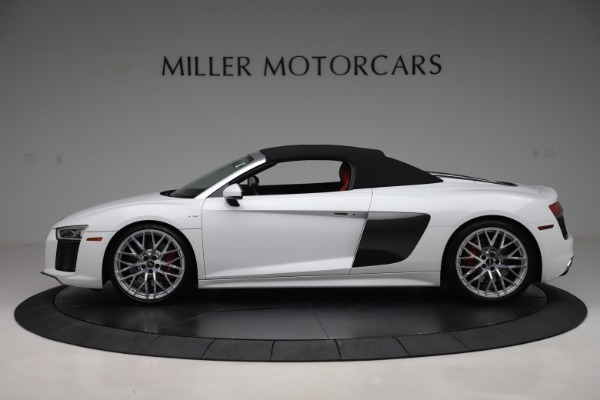 Used 2017 Audi R8 5.2 quattro V10 Spyder for sale Sold at Alfa Romeo of Greenwich in Greenwich CT 06830 14