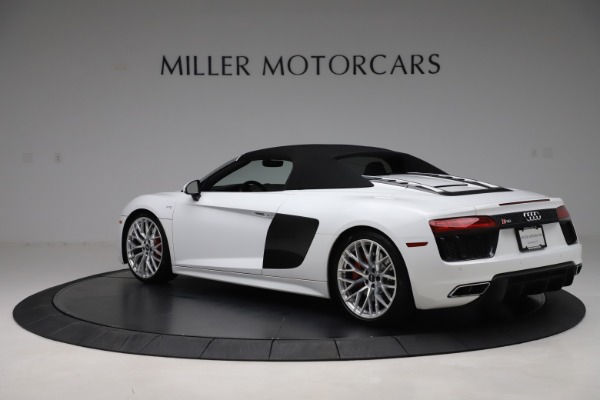 Used 2017 Audi R8 5.2 quattro V10 Spyder for sale Sold at Alfa Romeo of Greenwich in Greenwich CT 06830 15