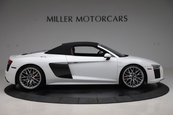 Used 2017 Audi R8 5.2 quattro V10 Spyder for sale Sold at Alfa Romeo of Greenwich in Greenwich CT 06830 17