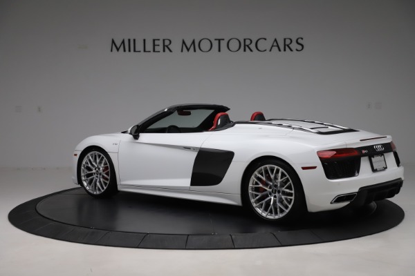 Used 2017 Audi R8 5.2 quattro V10 Spyder for sale Sold at Alfa Romeo of Greenwich in Greenwich CT 06830 4
