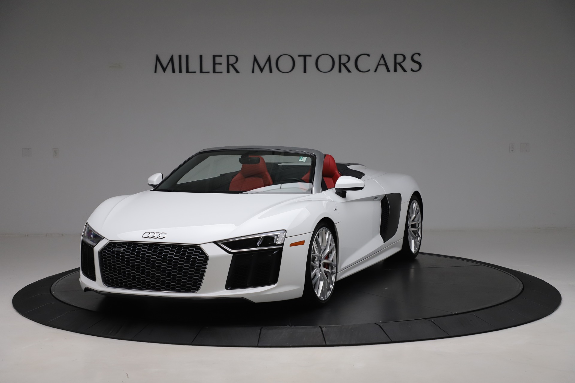 Used 2017 Audi R8 5.2 quattro V10 Spyder for sale Sold at Alfa Romeo of Greenwich in Greenwich CT 06830 1