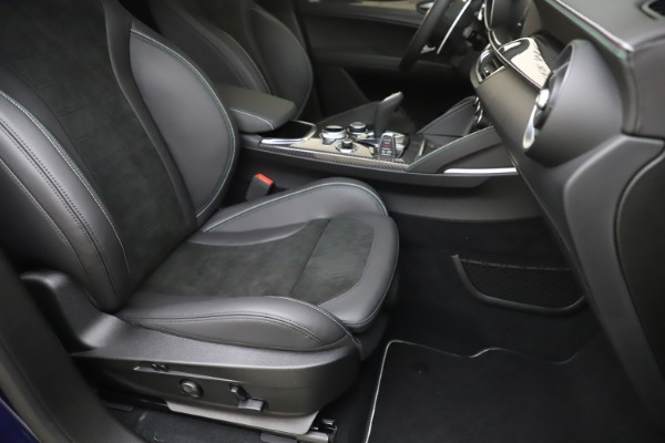 New 2020 Alfa Romeo Stelvio Quadrifoglio for sale $88,845 at Alfa Romeo of Greenwich in Greenwich CT 06830 24