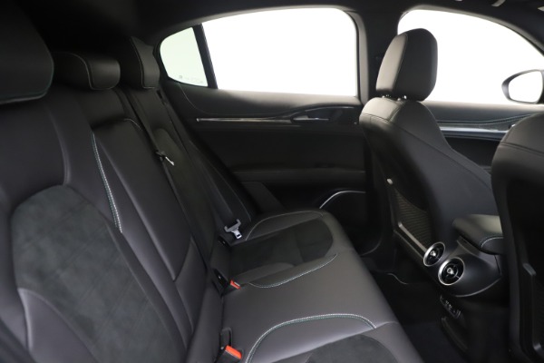 New 2020 Alfa Romeo Stelvio Quadrifoglio for sale $88,845 at Alfa Romeo of Greenwich in Greenwich CT 06830 27