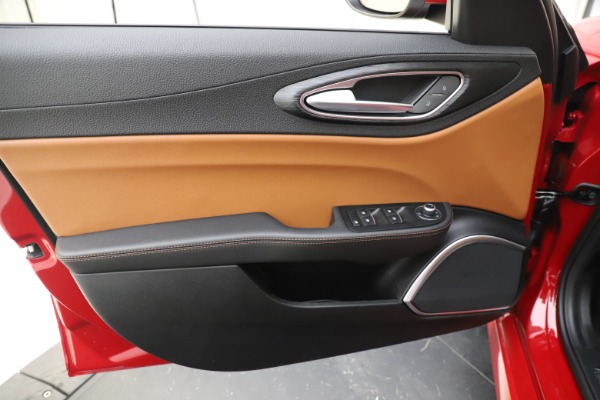 New 2020 Alfa Romeo Giulia Q4 for sale $46,395 at Alfa Romeo of Greenwich in Greenwich CT 06830 17