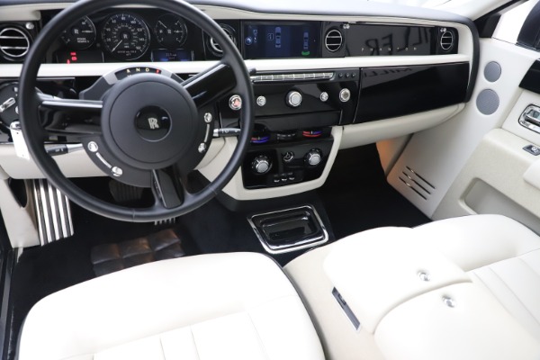 Used 2013 Rolls-Royce Phantom for sale Sold at Alfa Romeo of Greenwich in Greenwich CT 06830 12