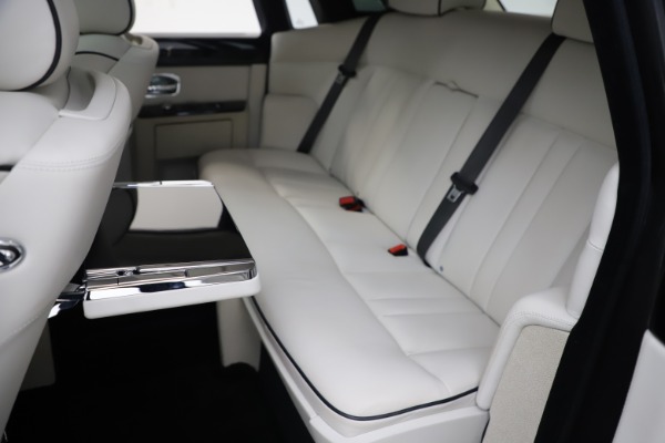 Used 2013 Rolls-Royce Phantom for sale Sold at Alfa Romeo of Greenwich in Greenwich CT 06830 14