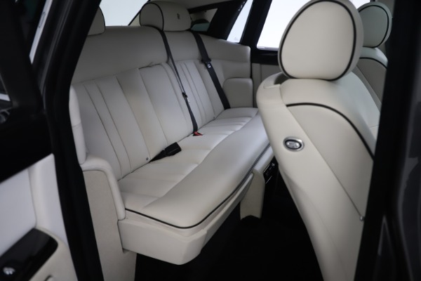 Used 2013 Rolls-Royce Phantom for sale Sold at Alfa Romeo of Greenwich in Greenwich CT 06830 20