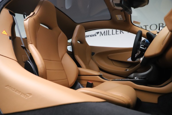 Used 2020 McLaren GT Luxe for sale $204,900 at Alfa Romeo of Greenwich in Greenwich CT 06830 19