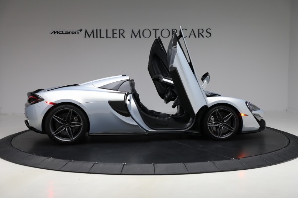 New 2020 McLaren 570S Spider Convertible for sale $256,990 at Alfa Romeo of Greenwich in Greenwich CT 06830 19