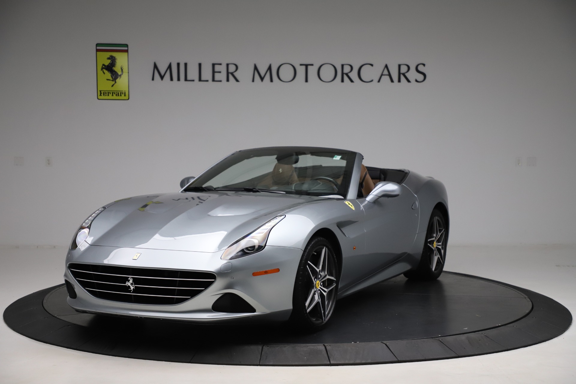 Used 2016 Ferrari California T for sale Sold at Alfa Romeo of Greenwich in Greenwich CT 06830 1