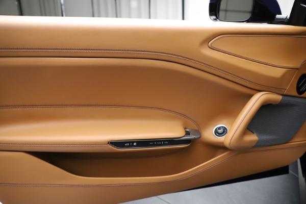 Used 2017 Ferrari GTC4Lusso for sale $209,900 at Alfa Romeo of Greenwich in Greenwich CT 06830 17