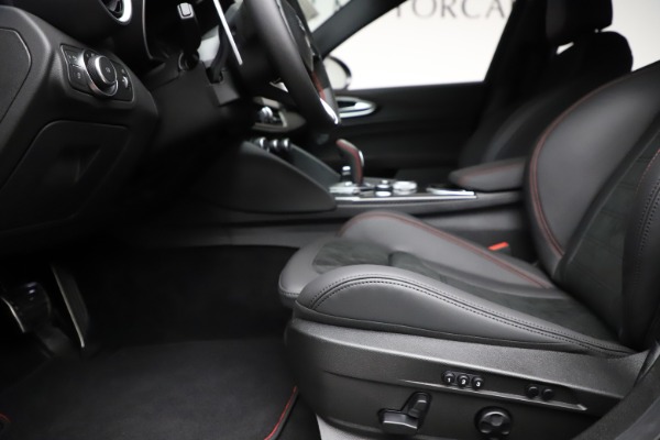 New 2020 Alfa Romeo Giulia Quadrifoglio for sale Sold at Alfa Romeo of Greenwich in Greenwich CT 06830 14