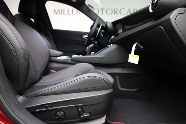 New 2020 Alfa Romeo Giulia Quadrifoglio for sale Sold at Alfa Romeo of Greenwich in Greenwich CT 06830 23