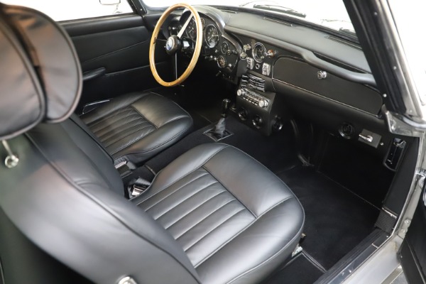 Used 1964 Aston Martin DB5 for sale Sold at Alfa Romeo of Greenwich in Greenwich CT 06830 24