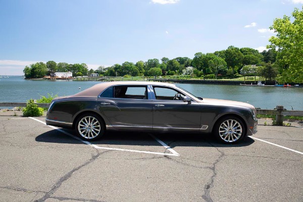 Used 2017 Bentley Mulsanne EWB for sale Sold at Alfa Romeo of Greenwich in Greenwich CT 06830 9
