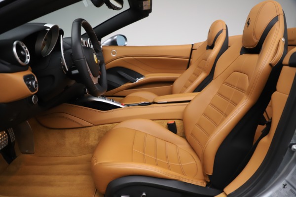 Used 2017 Ferrari California T for sale Sold at Alfa Romeo of Greenwich in Greenwich CT 06830 18