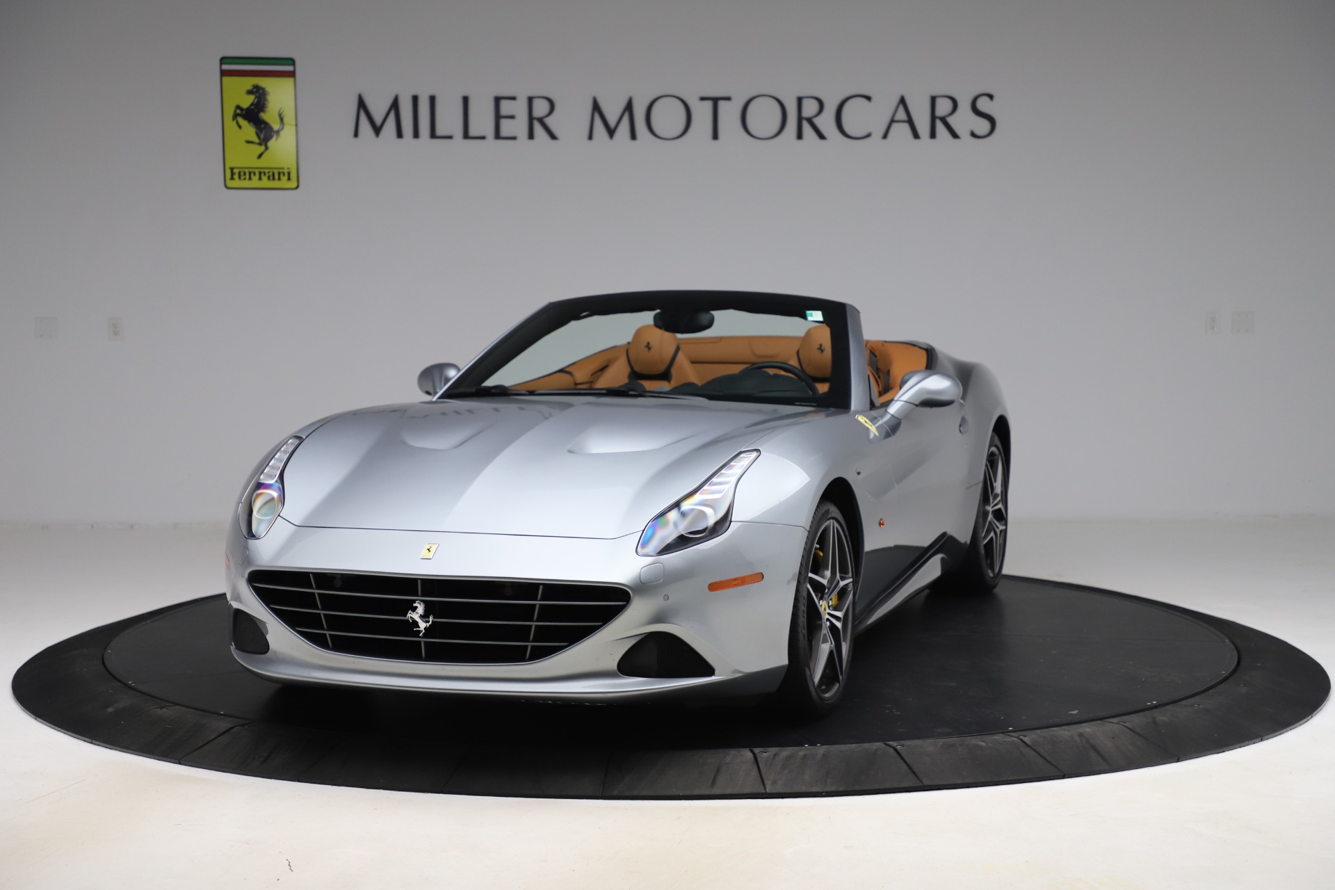 Used 2017 Ferrari California T for sale Sold at Alfa Romeo of Greenwich in Greenwich CT 06830 1