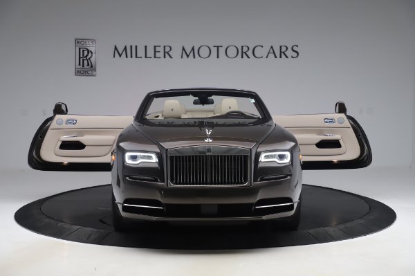Used 2017 Rolls-Royce Dawn Base for sale $248,900 at Alfa Romeo of Greenwich in Greenwich CT 06830 10