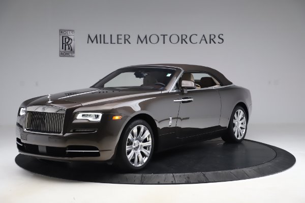 Used 2017 Rolls-Royce Dawn Base for sale $248,900 at Alfa Romeo of Greenwich in Greenwich CT 06830 13